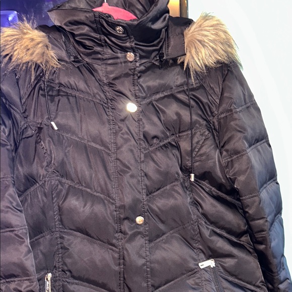 Kenneth Cole New York Size Large Women’s Black Quilted Jacket with Faux Fur Trim - Picture 3 of 8